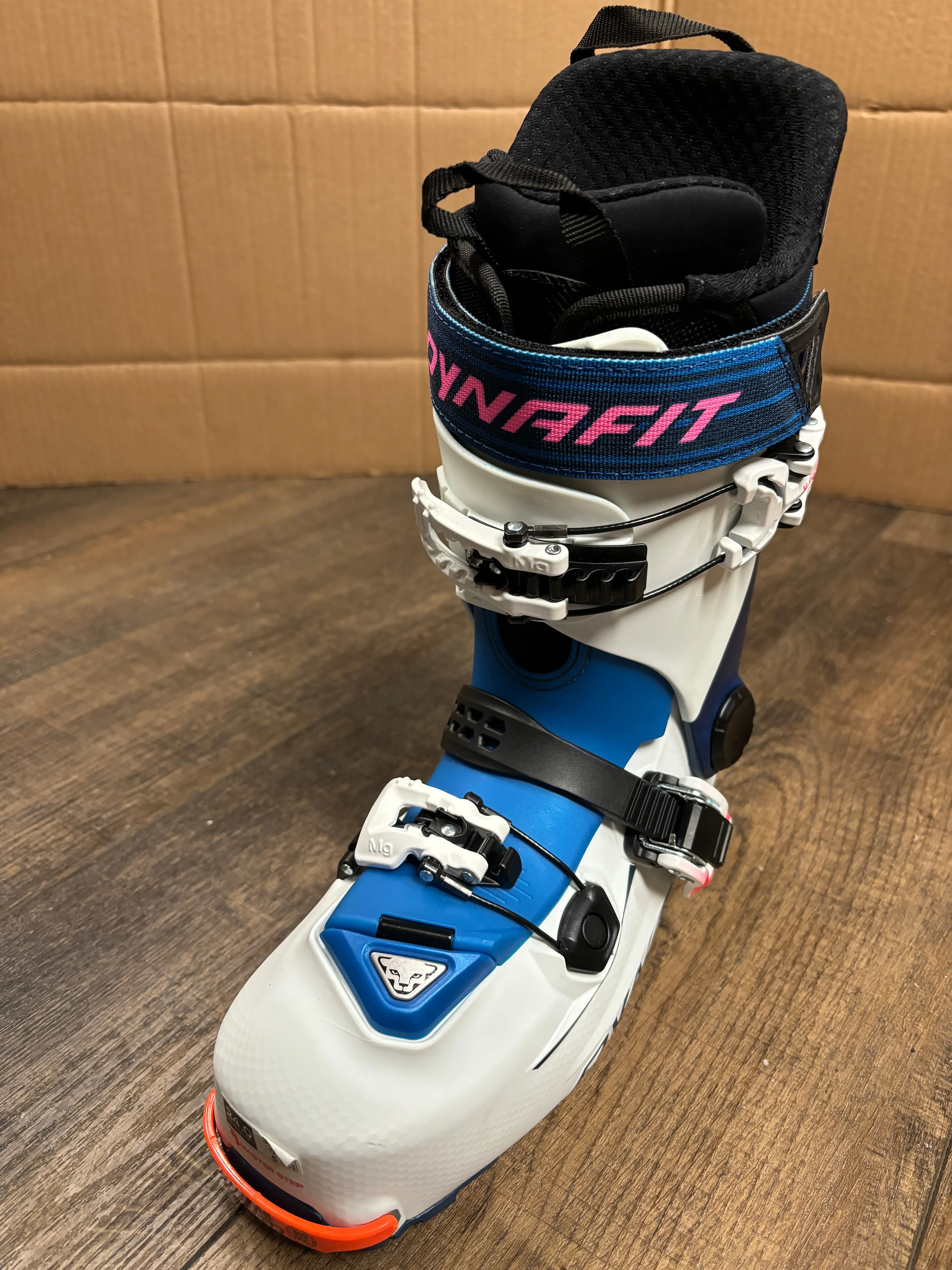 Dynafit Hoji PU AT tech ski boots mondo 24.0 women 7