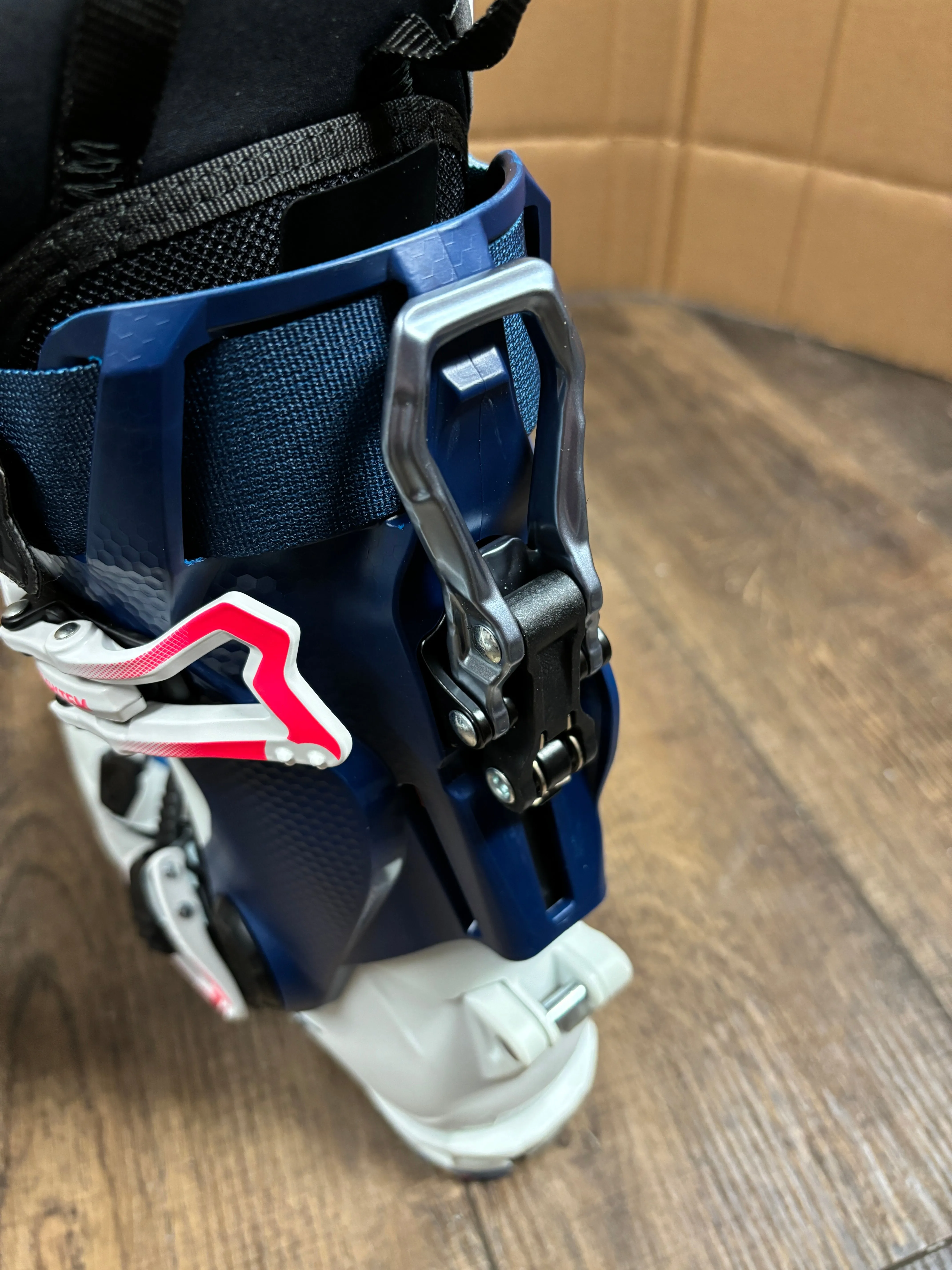 Dynafit Hoji PU AT tech ski boots mondo 24.0 women 7