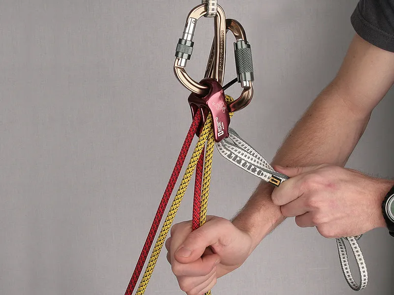 Singing Rock Shuttle Belay Device